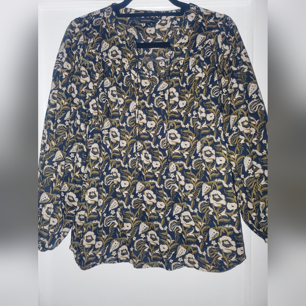 Long ballon sleeved blouse top